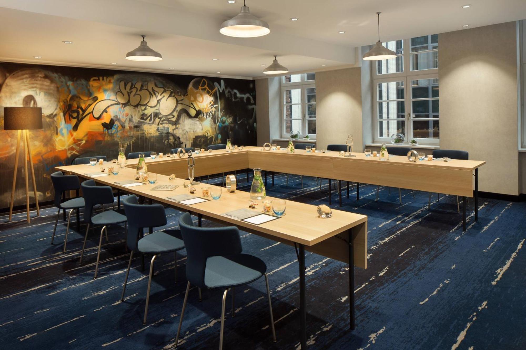 Renaissance Hamburg Hotel Exterior photo Meeting room
