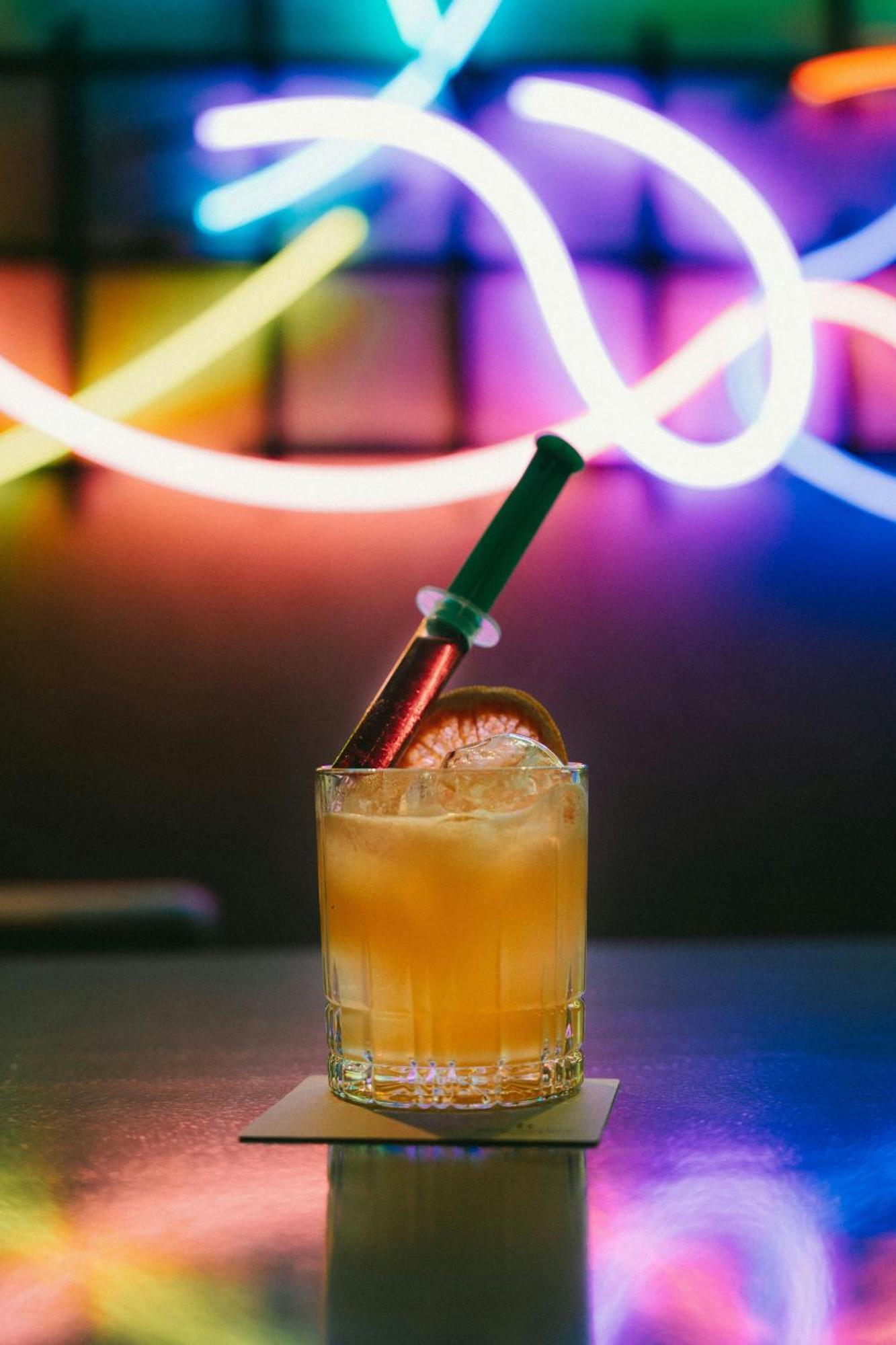 Renaissance Hamburg Hotel Exterior photo A screwdriver cocktail