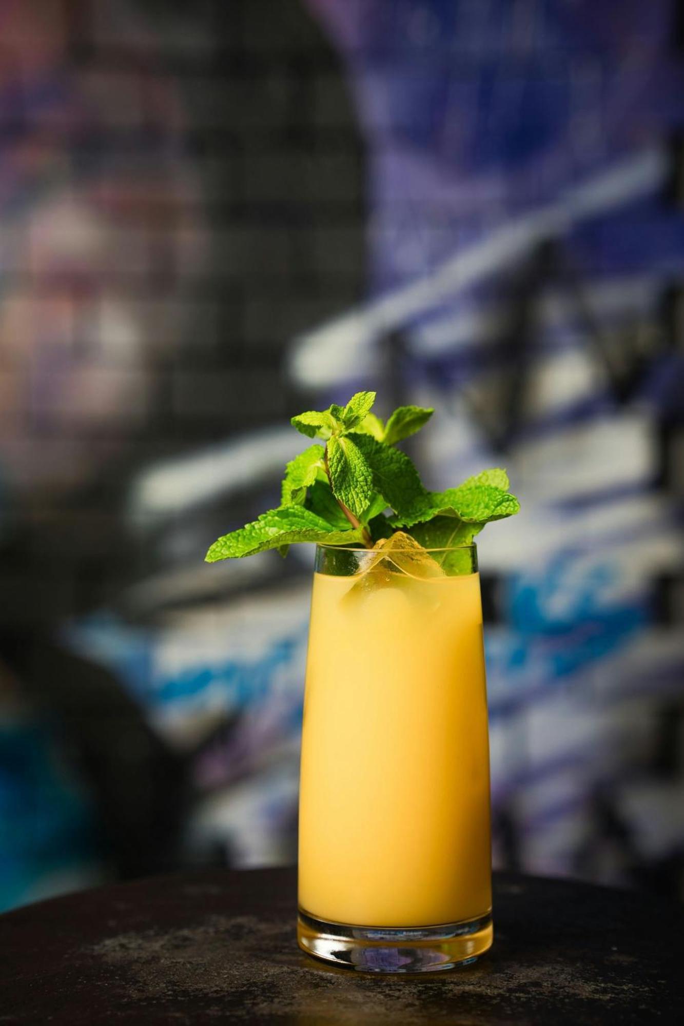 Renaissance Hamburg Hotel Exterior photo A mango lassi